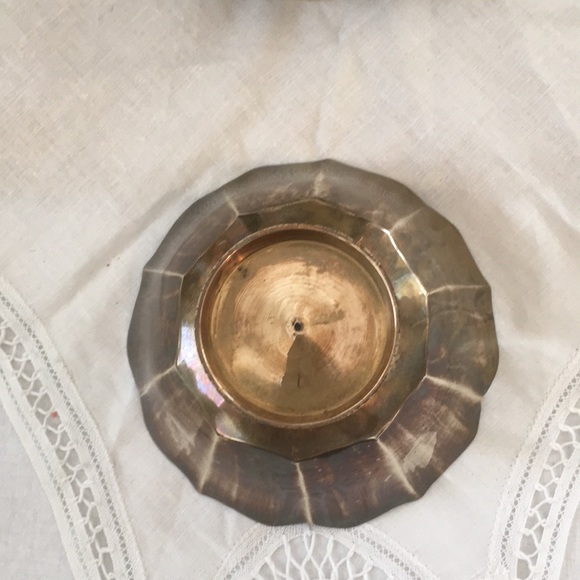 Vintage Brass Scalloped edge bowl - Picture 7 of 9